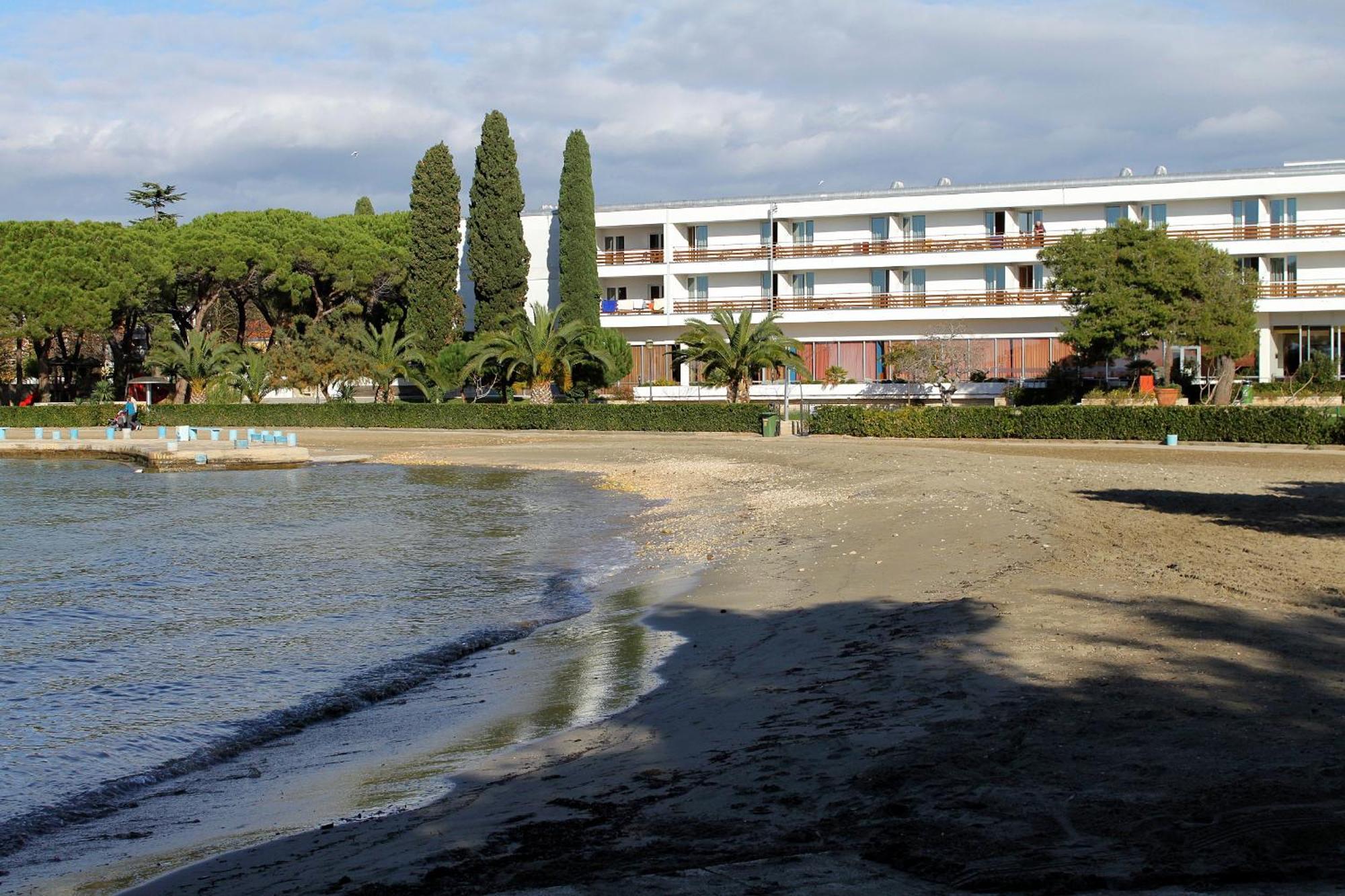 Family Friendly Apartments With A Swimming Pool Zadar - 18098 Eksteriør billede