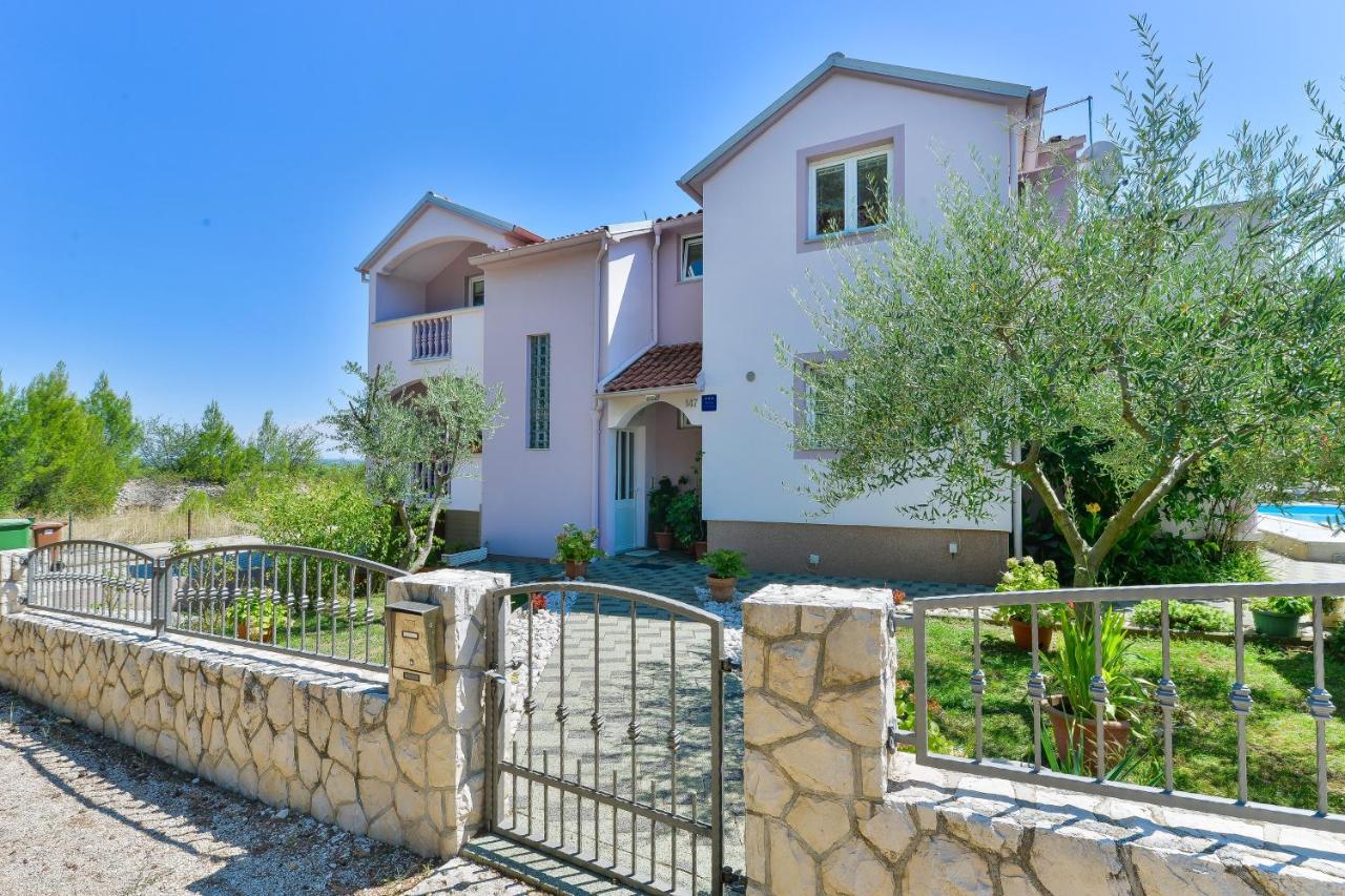 Family Friendly Apartments With A Swimming Pool Zadar - 18098 Eksteriør billede