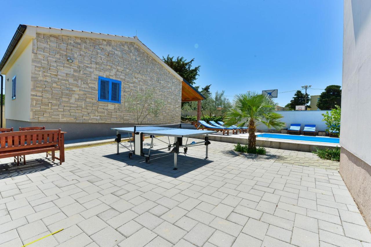 Family Friendly Apartments With A Swimming Pool Zadar - 18098 Eksteriør billede