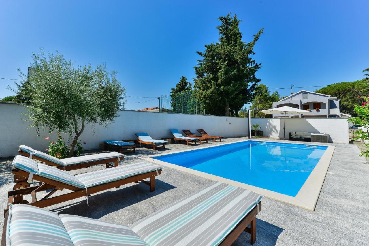 Family Friendly Apartments With A Swimming Pool Zadar - 18098 Eksteriør billede