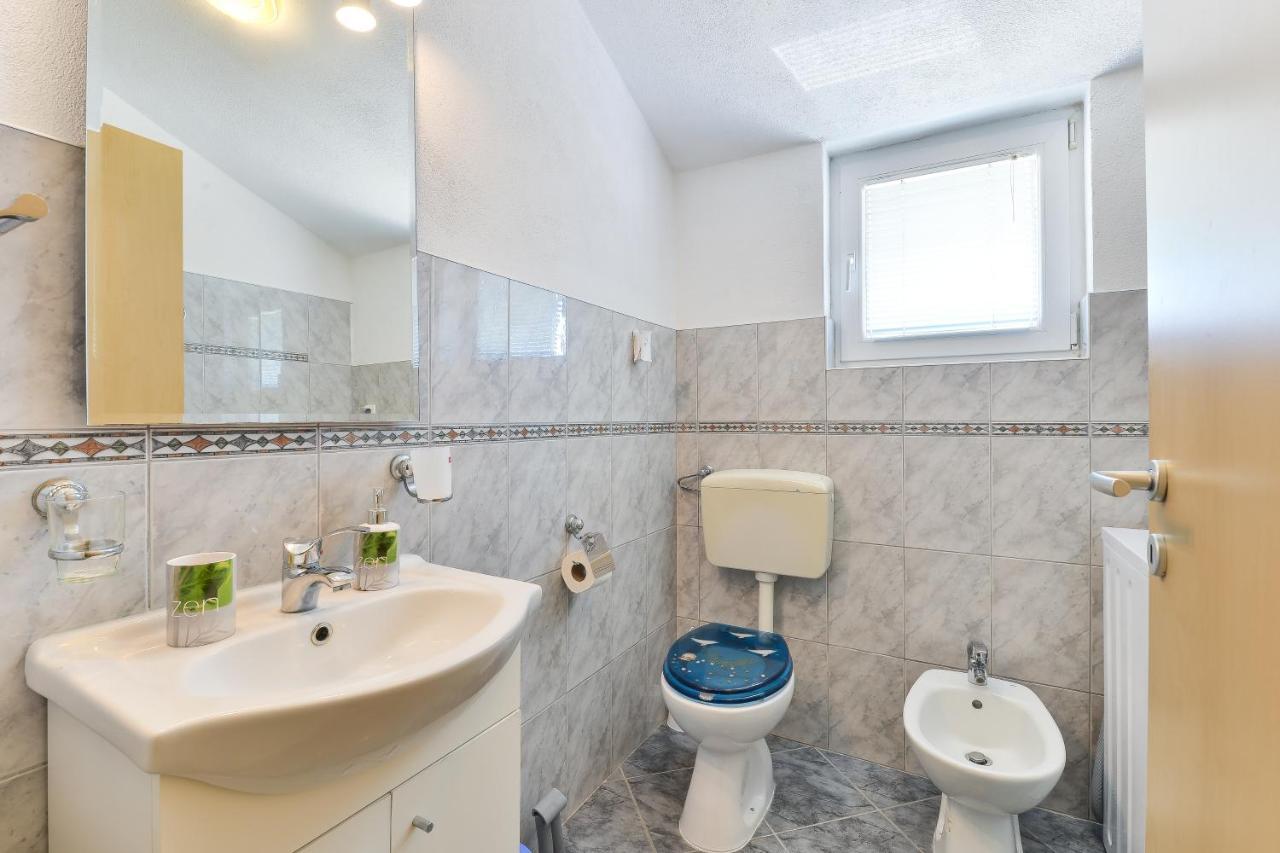 Family Friendly Apartments With A Swimming Pool Zadar - 18098 Eksteriør billede