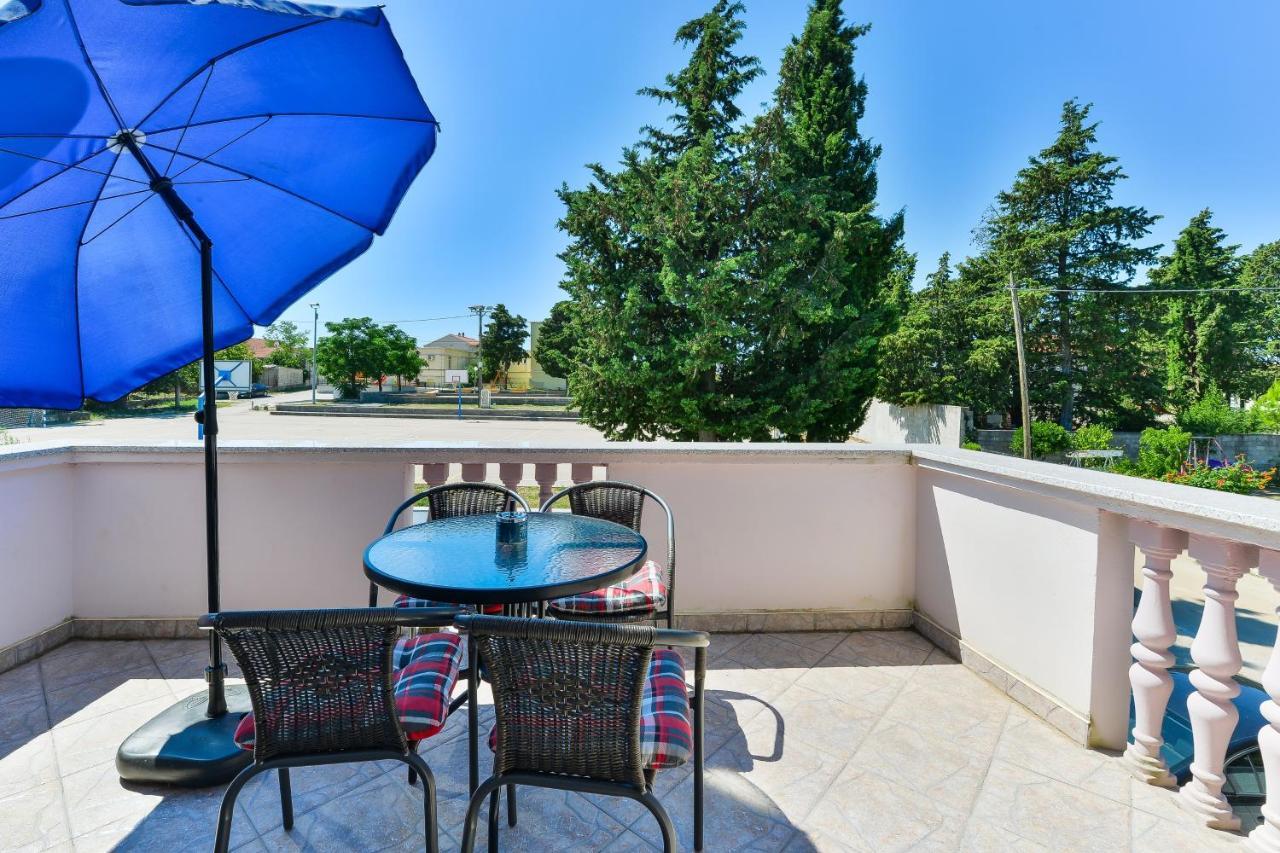Family Friendly Apartments With A Swimming Pool Zadar - 18098 Eksteriør billede