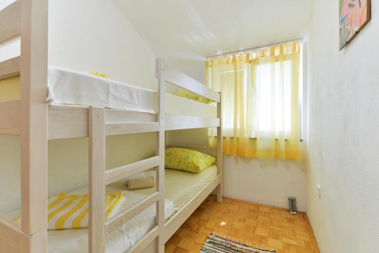 Family Friendly Apartments With A Swimming Pool Zadar - 18098 Eksteriør billede