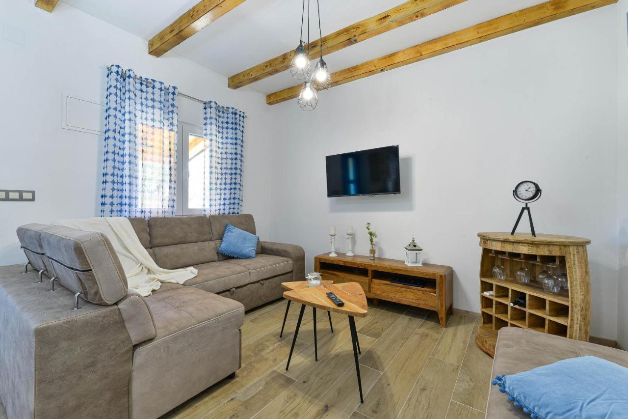 Family Friendly Apartments With A Swimming Pool Zadar - 18098 Eksteriør billede